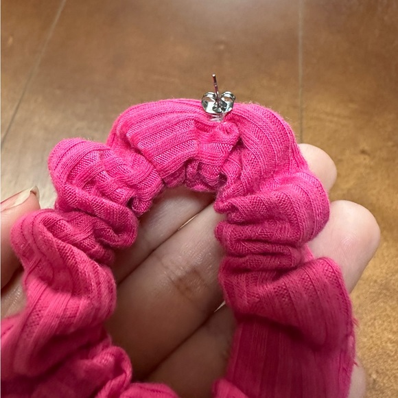 Scrunchie earrings 🩷 - Picture 3 of 4